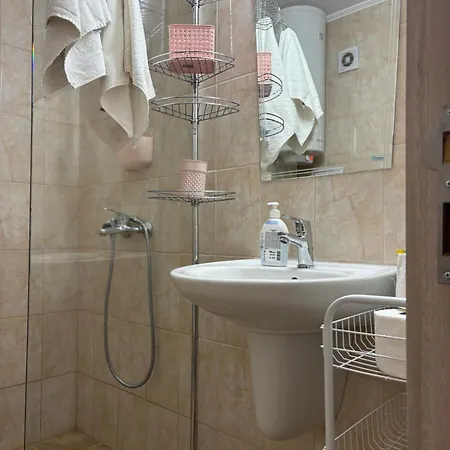 Apolon 9 アパート *